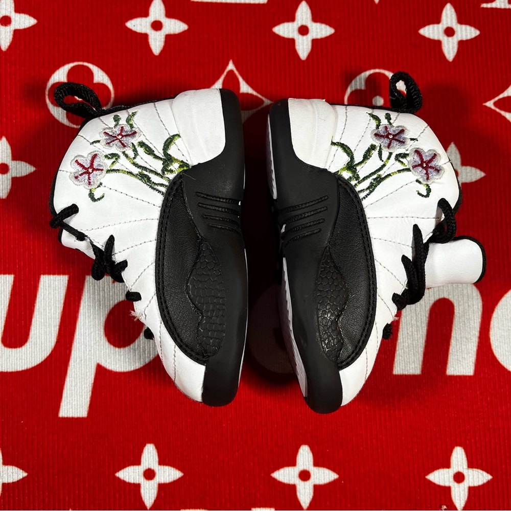 ❤️like new little jordan 12 floral size 5C